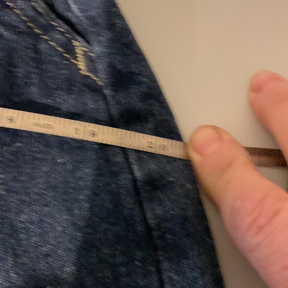 Size 16 Average woman’s blue jean capris - Picture 6 of 6